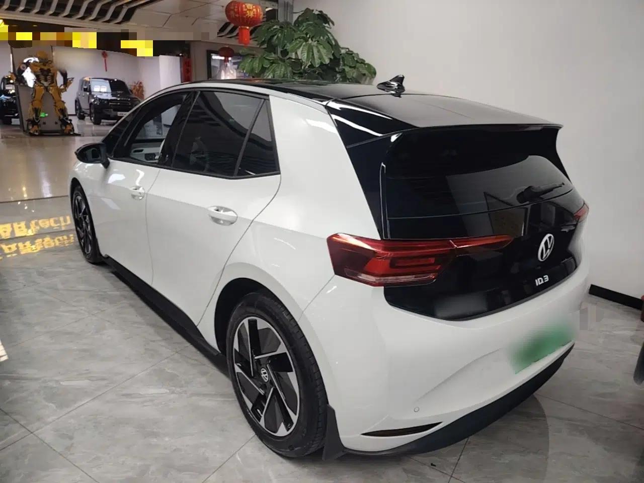 Volkswagen ID.3 2024 Outstanding Edition — миниатюра 4