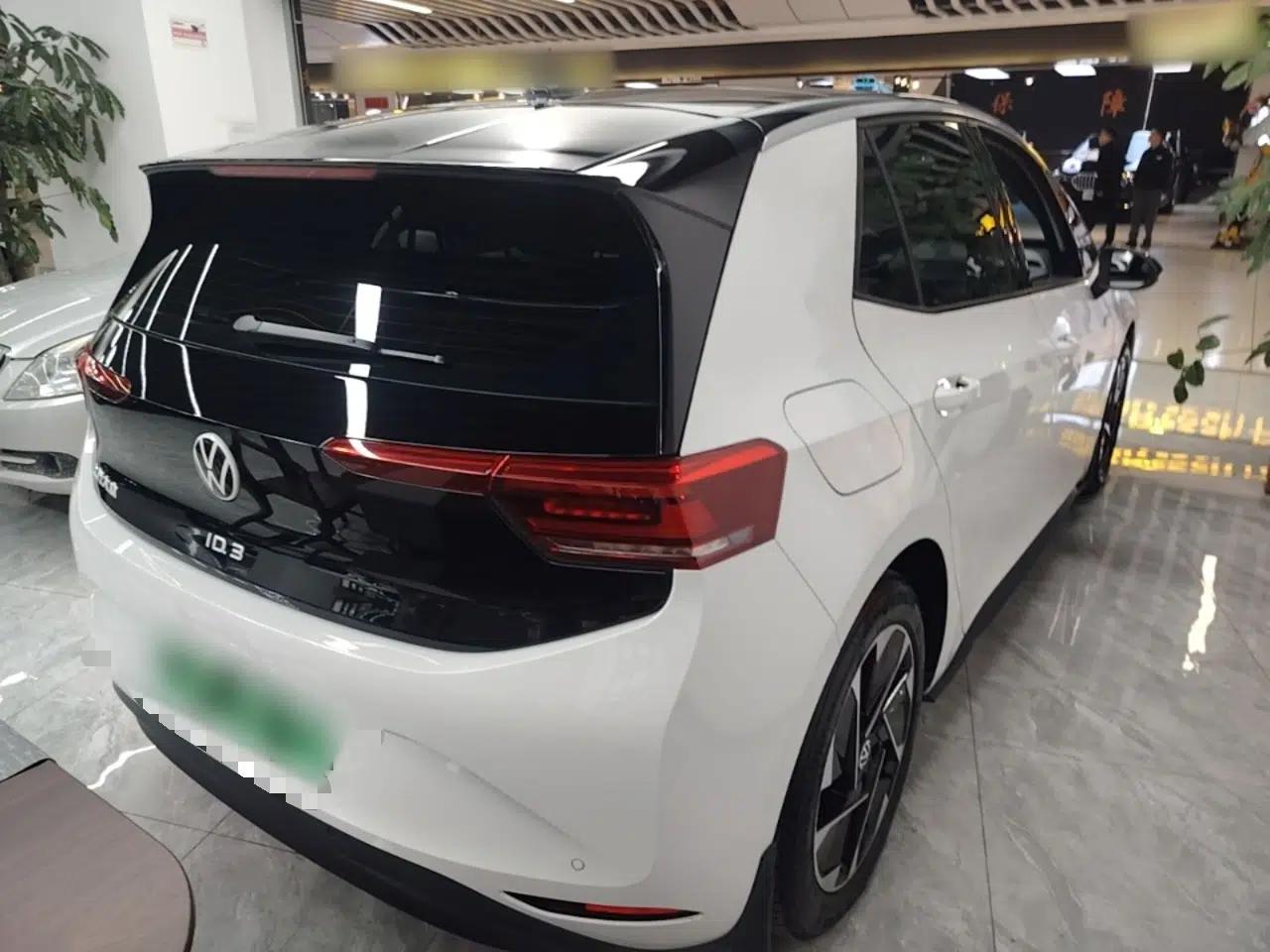 Volkswagen ID.3 2024 Outstanding Edition — миниатюра 6