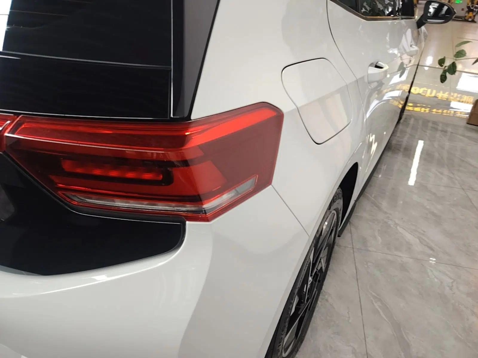 Volkswagen ID.3 2024 Outstanding Edition — миниатюра 7