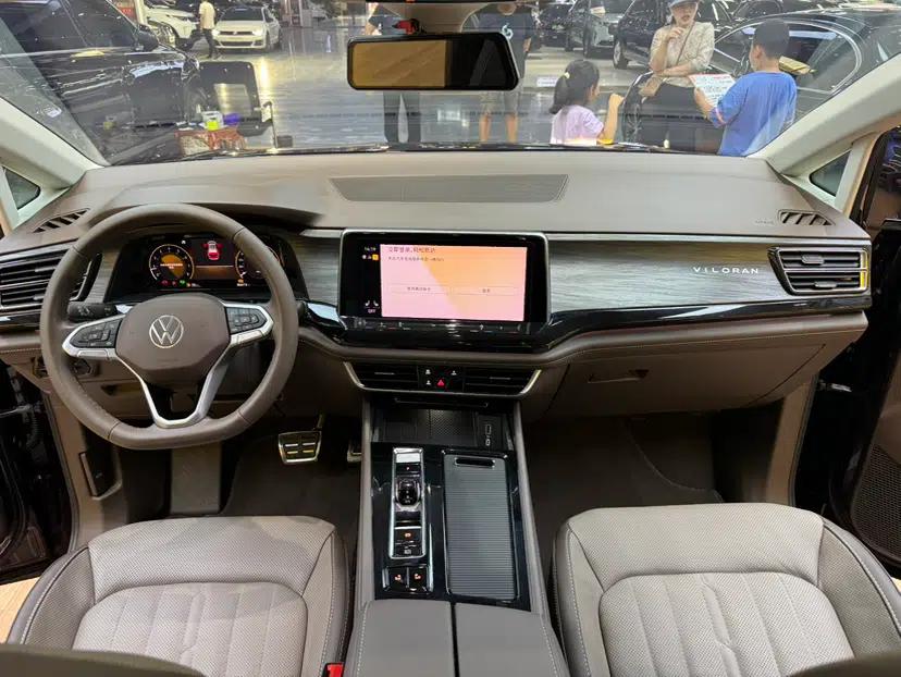 Volkswagen Viloran 2022 380TSI Luxury Edition — миниатюра 17
