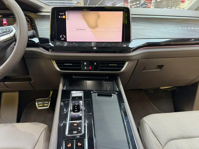 Volkswagen Viloran 2022 380TSI Luxury Edition — миниатюра 22