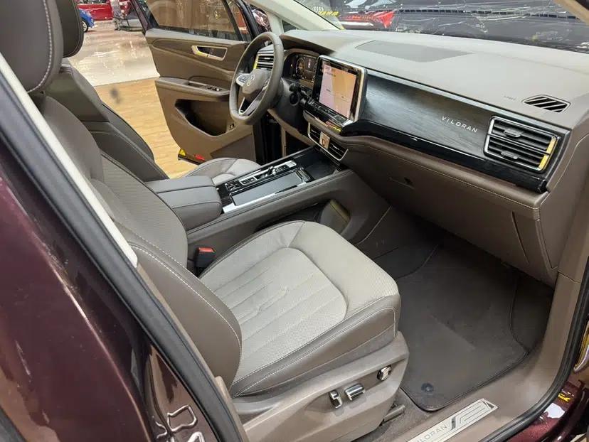 Volkswagen Viloran 2022 380TSI Luxury Edition — миниатюра 27