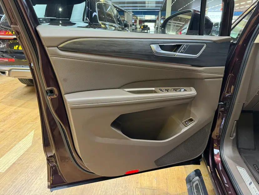 Volkswagen Viloran 2022 380TSI Luxury Edition — миниатюра 28