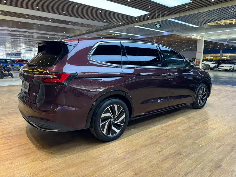 Volkswagen Viloran 2022 380TSI Luxury Edition — миниатюра 5