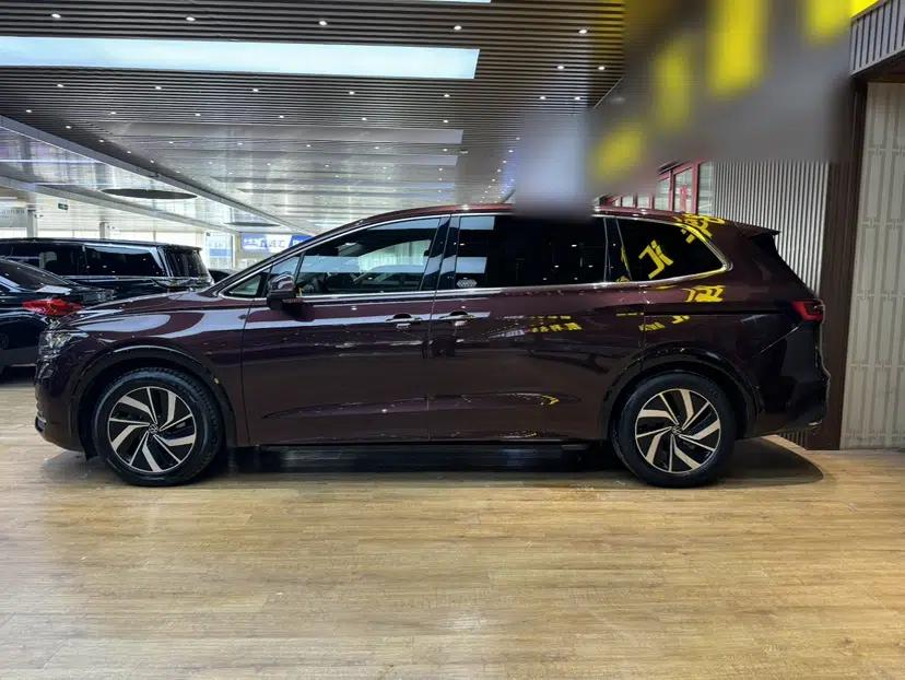 Volkswagen Viloran 2022 380TSI Luxury Edition — миниатюра 7