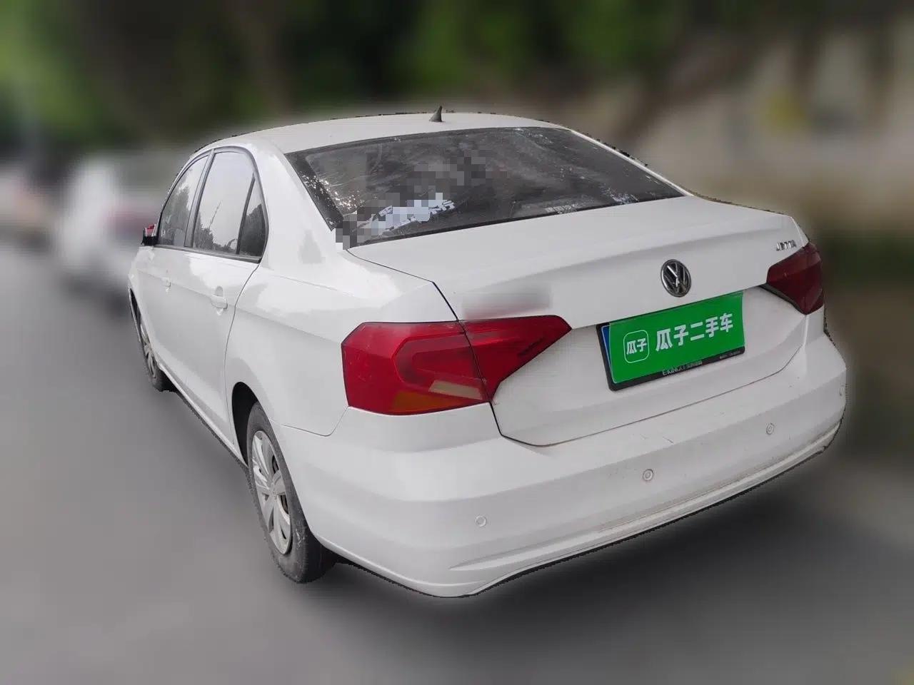 Volkswagen Jetta 2017 1.4L Manual Fashion Edition — миниатюра 4