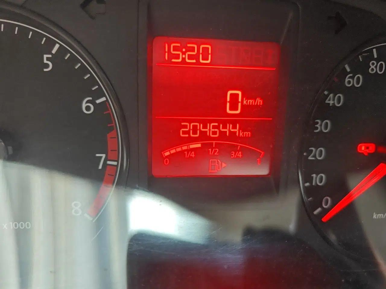 Volkswagen Jetta 2015 1.6L Manual Comfort Model — миниатюра 13