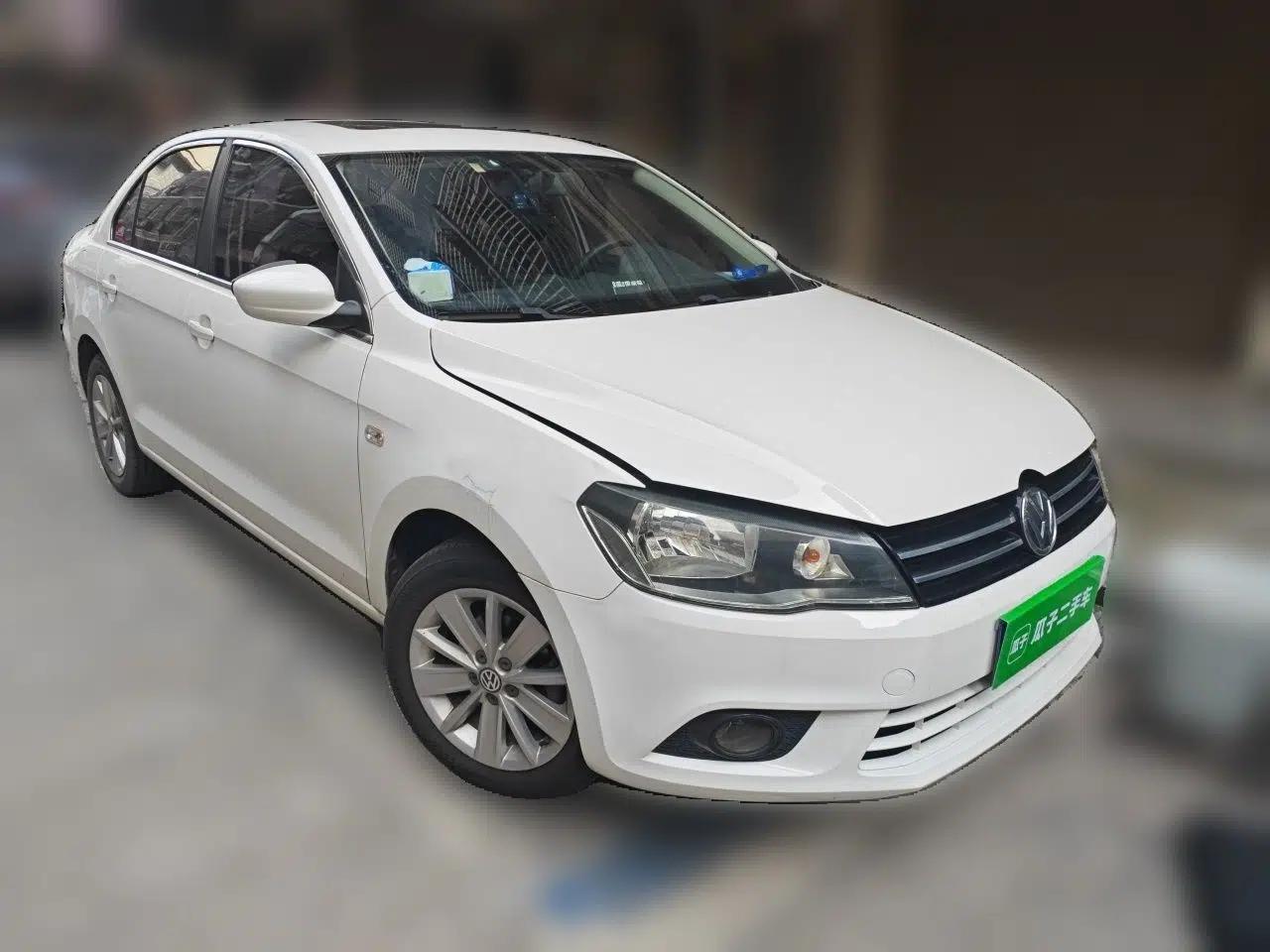 Volkswagen Jetta 2015 1.6L Manual Comfort Model — миниатюра 3