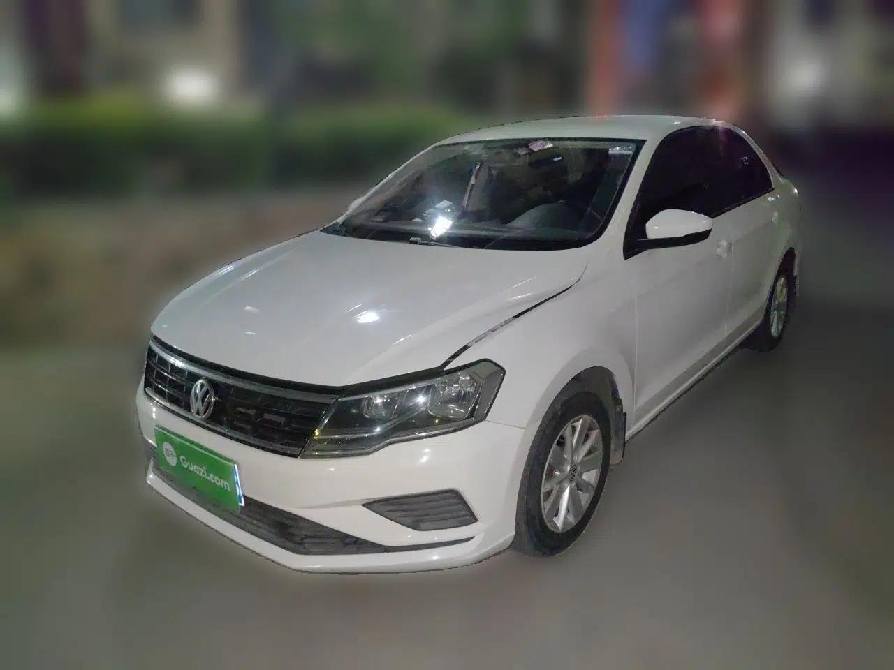 Volkswagen Jetta 2017 1.5L Manual Fashion Edition — миниатюра 1