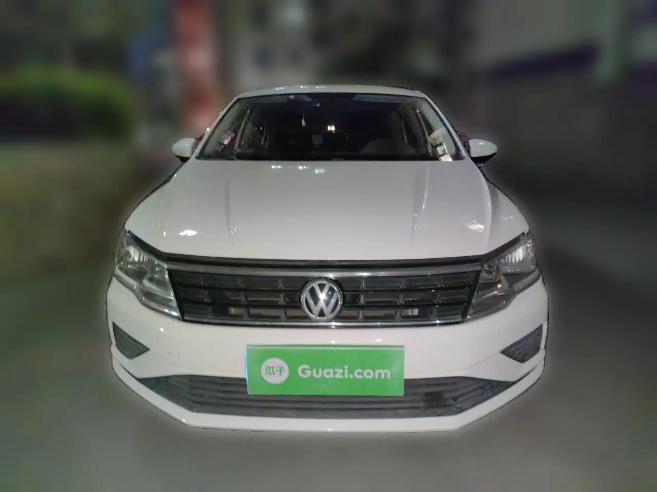 Volkswagen Jetta 2017 1.5L Manual Fashion Edition — миниатюра 2
