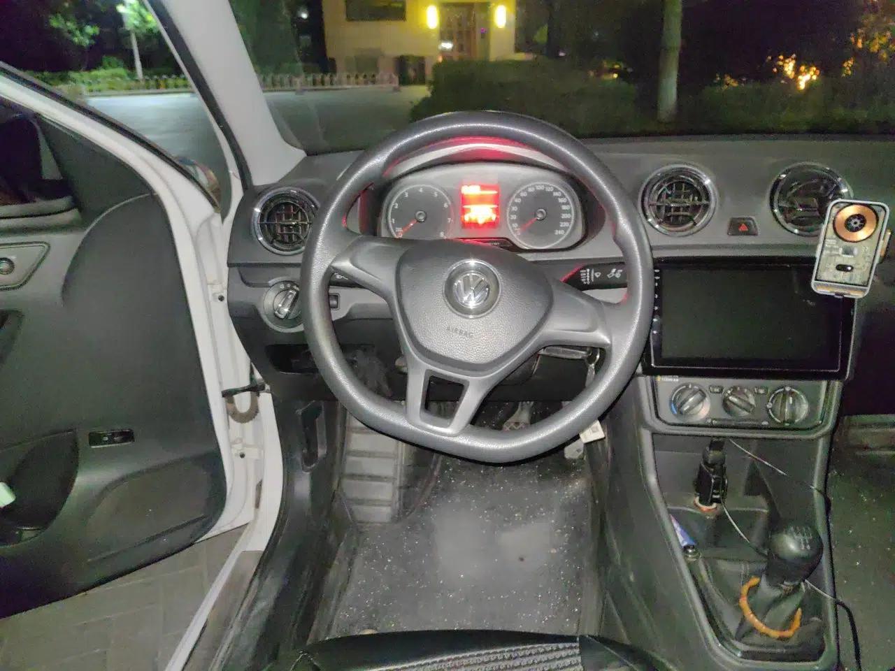 Volkswagen Jetta 2017 1.5L Manual Fashion Edition — миниатюра 11