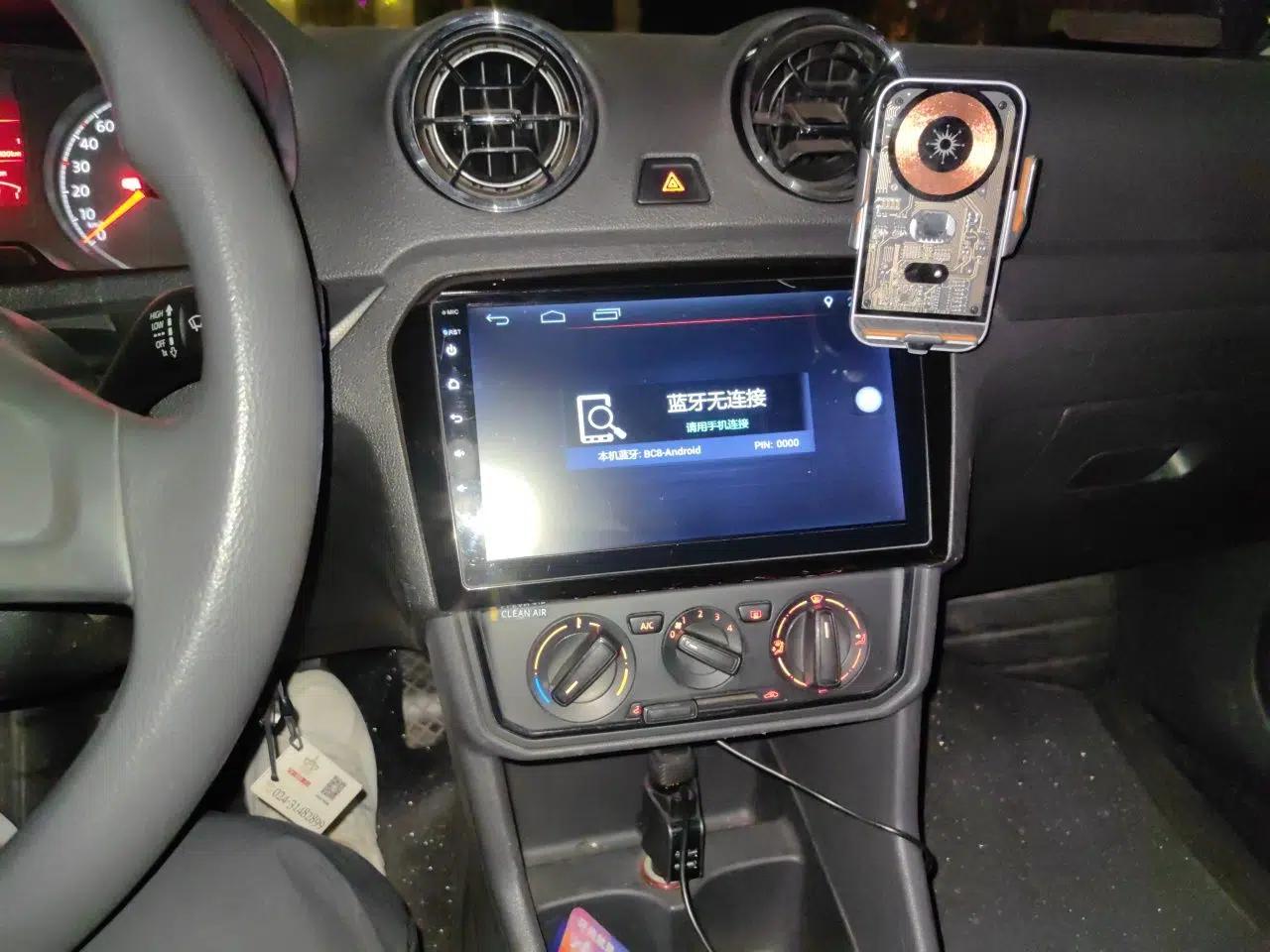 Volkswagen Jetta 2017 1.5L Manual Fashion Edition — миниатюра 14