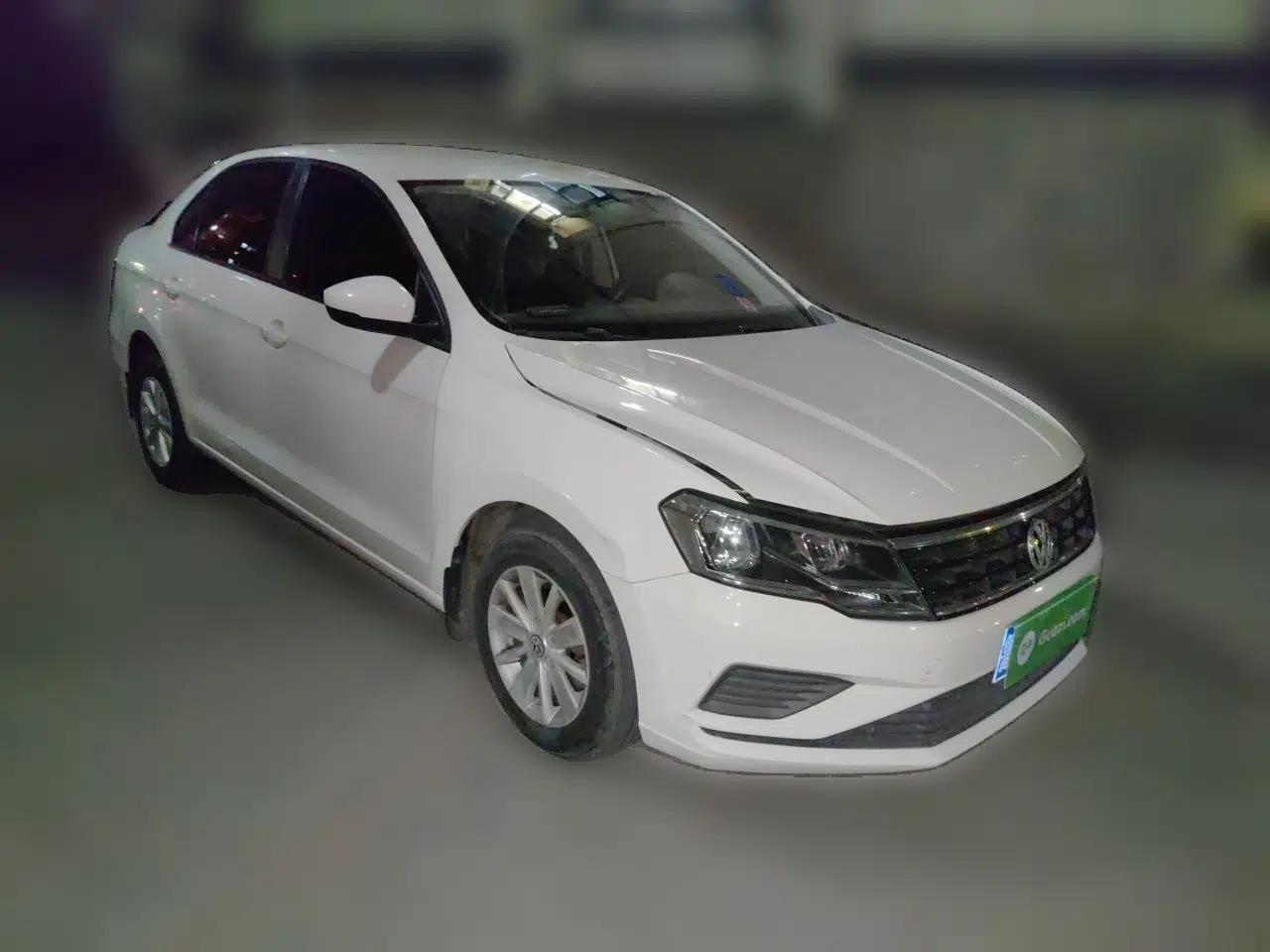 Volkswagen Jetta 2017 1.5L Manual Fashion Edition — миниатюра 3