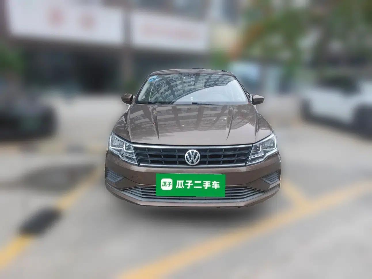 Volkswagen Jetta 2017 1.5L Manual Fashion Edition — миниатюра 2