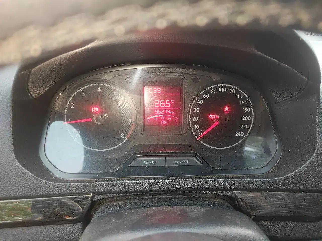 Volkswagen Jetta 2017 1.5L Manual Fashion Edition — миниатюра 12