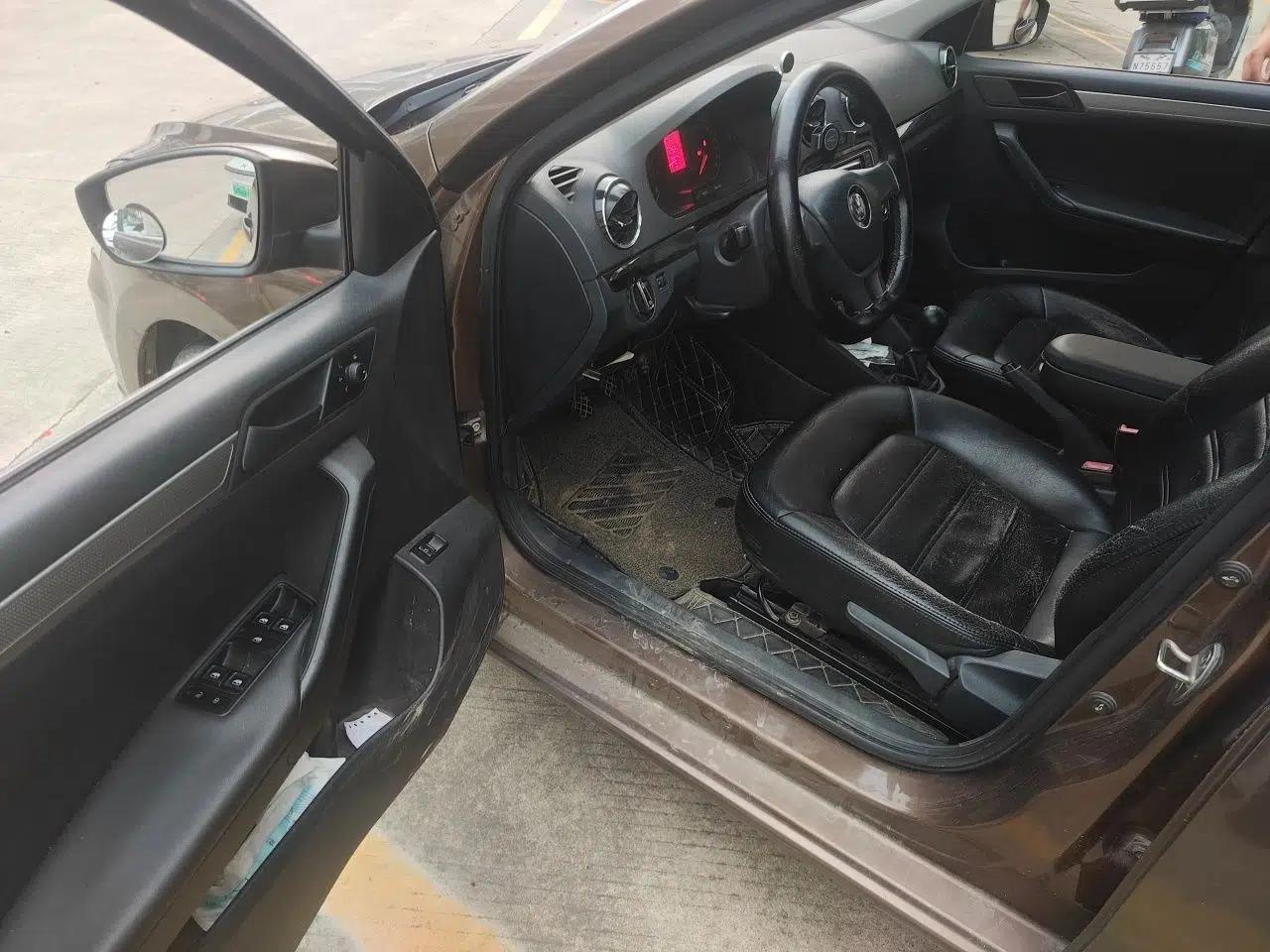 Volkswagen Jetta 2017 1.5L Manual Fashion Edition — миниатюра 17