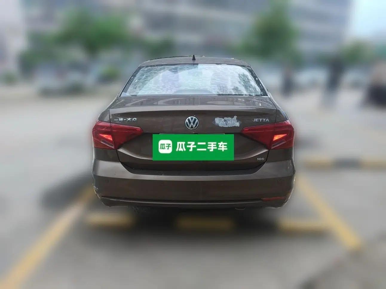 Volkswagen Jetta 2017 1.5L Manual Fashion Edition — миниатюра 5