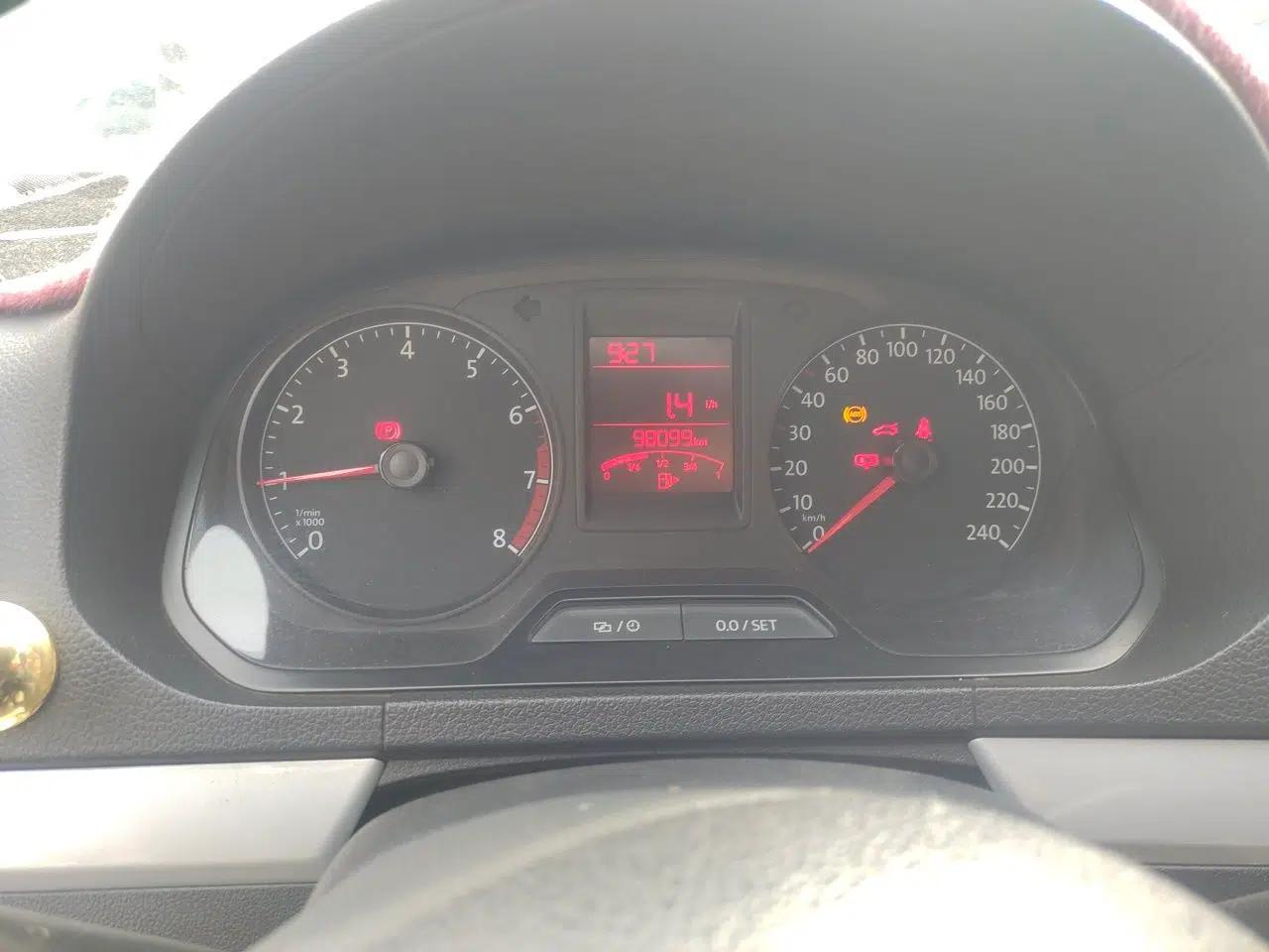 Volkswagen Jetta 2013 1.6L Manual Comfort Model — миниатюра 12