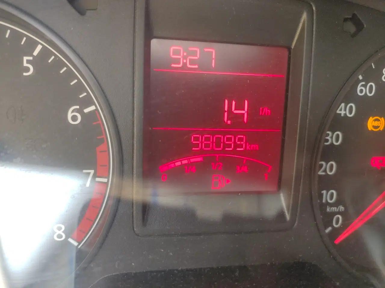 Volkswagen Jetta 2013 1.6L Manual Comfort Model — миниатюра 13
