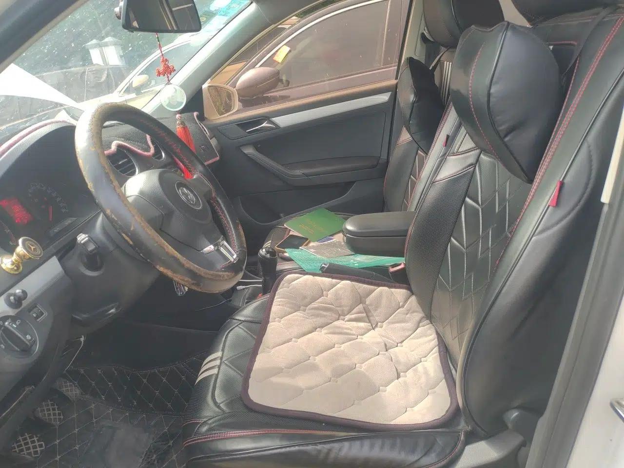 Volkswagen Jetta 2013 1.6L Manual Comfort Model — миниатюра 16