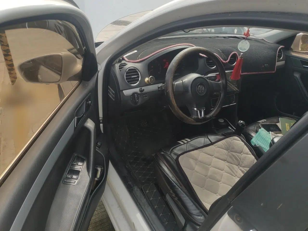 Volkswagen Jetta 2013 1.6L Manual Comfort Model — миниатюра 17