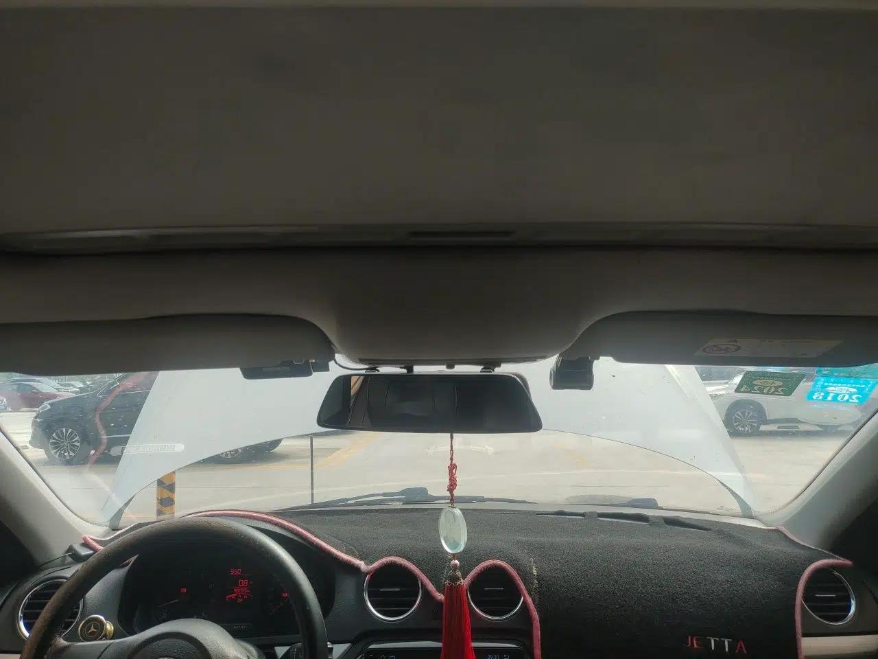 Volkswagen Jetta 2013 1.6L Manual Comfort Model — миниатюра 19