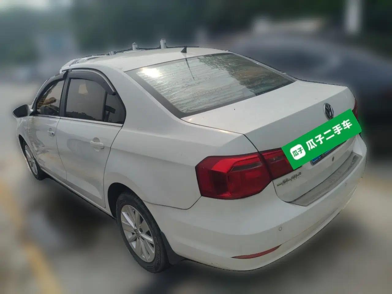 Volkswagen Jetta 2013 1.6L Manual Comfort Model — миниатюра 4