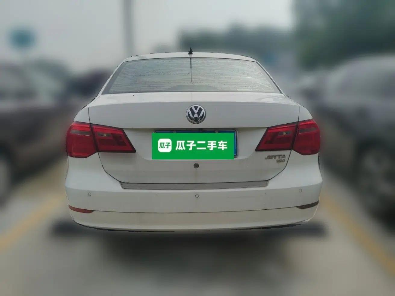 Volkswagen Jetta 2013 1.6L Manual Comfort Model — миниатюра 5