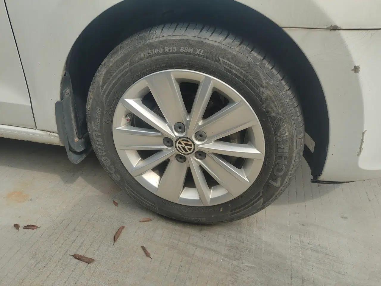 Volkswagen Jetta 2013 1.6L Manual Comfort Model — миниатюра 8