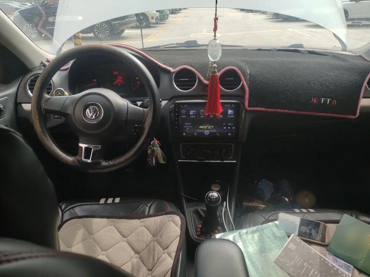 Volkswagen Jetta 2013 1.6L Manual Comfort Model — миниатюра 10