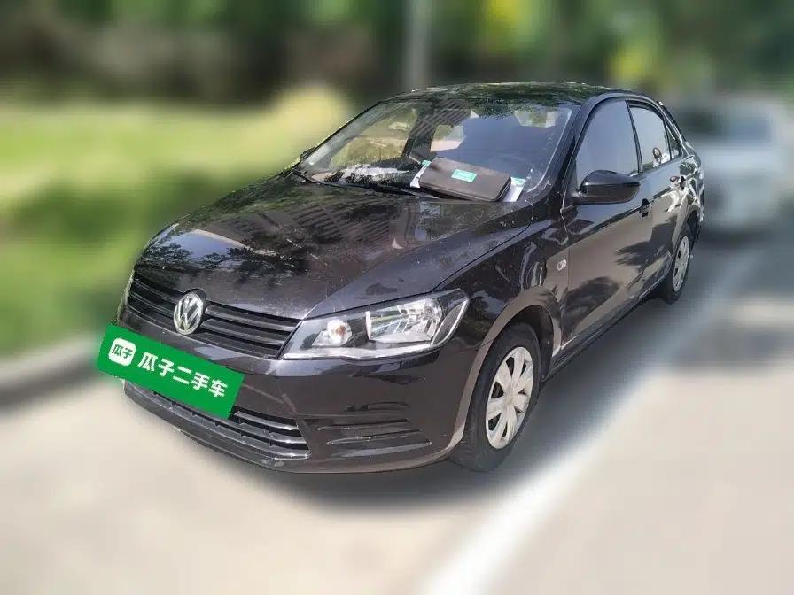 Volkswagen Jetta 2015 1.6L Manual Fashion Edition — миниатюра 1