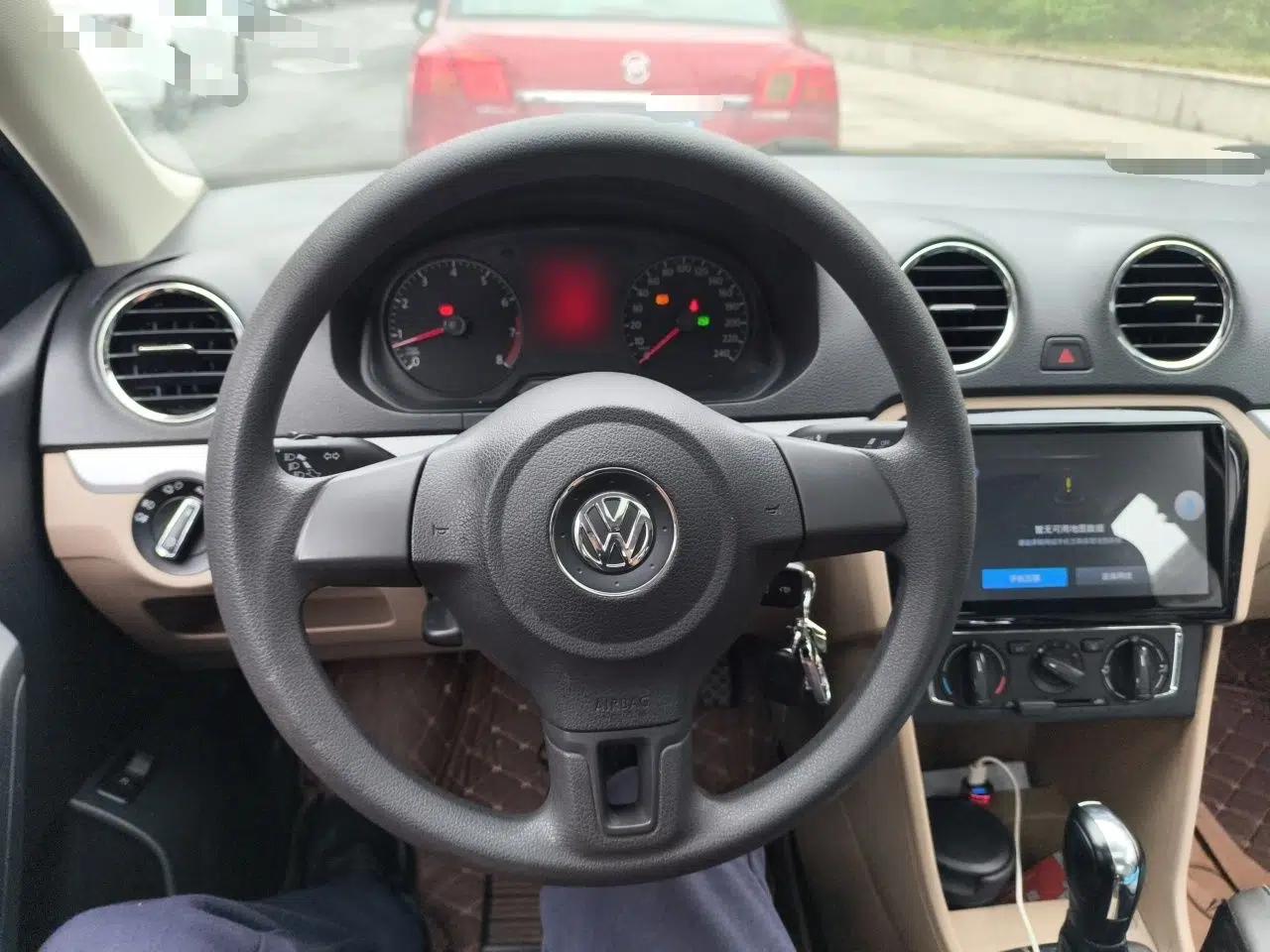 Volkswagen Jetta 2015 Value Edition 1.6L Automatic Comfort Version — миниатюра 11