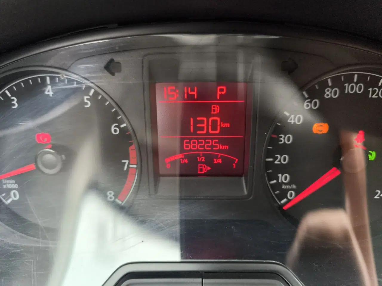 Volkswagen Jetta 2015 Value Edition 1.6L Automatic Comfort Version — миниатюра 13