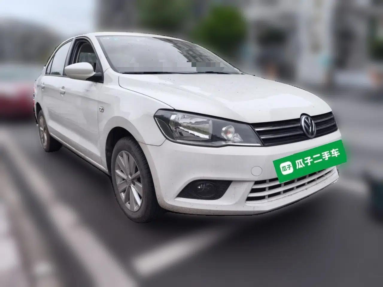 Volkswagen Jetta 2015 Value Edition 1.6L Automatic Comfort Version — миниатюра 3