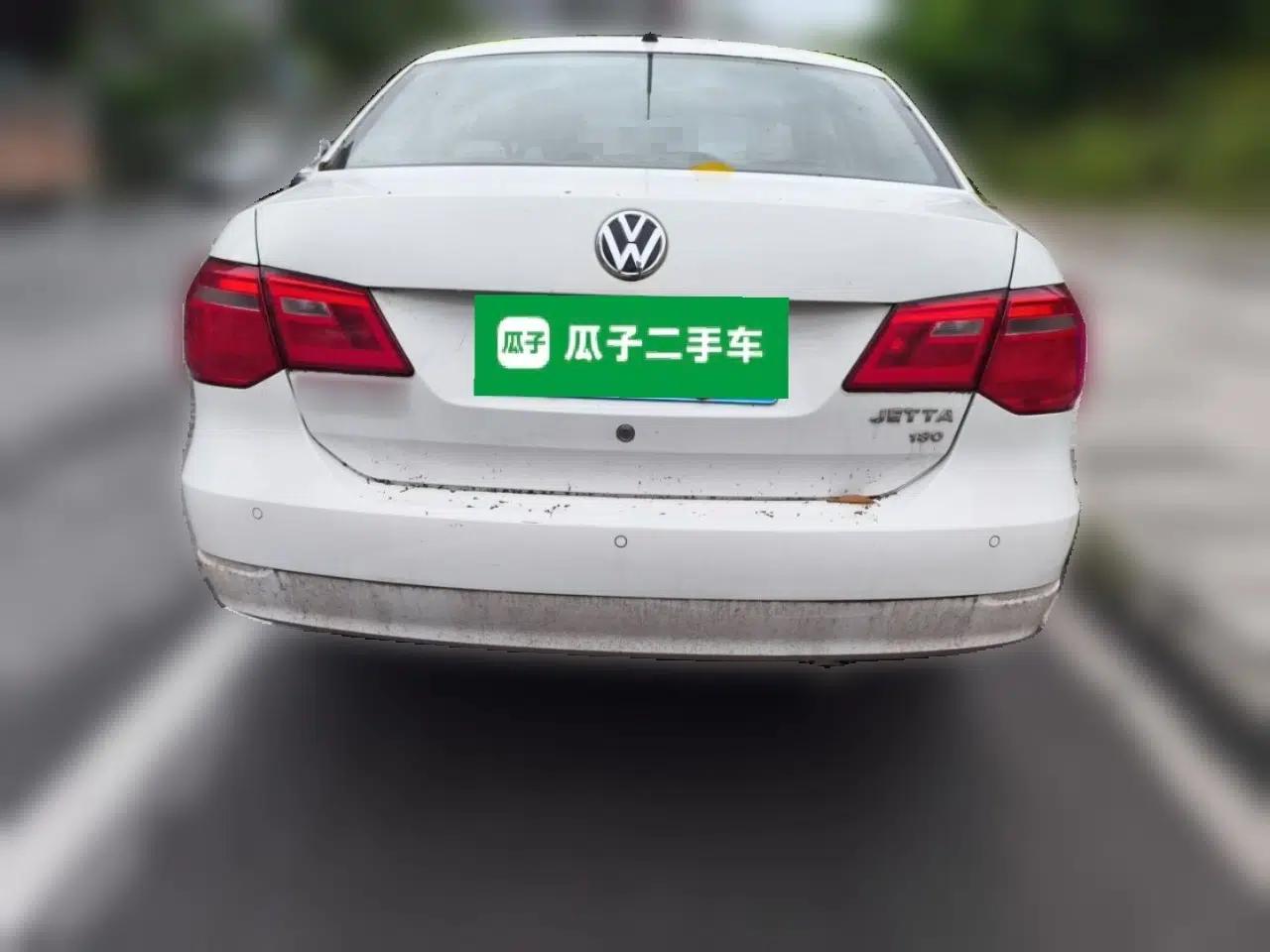 Volkswagen Jetta 2015 Value Edition 1.6L Automatic Comfort Version — миниатюра 5