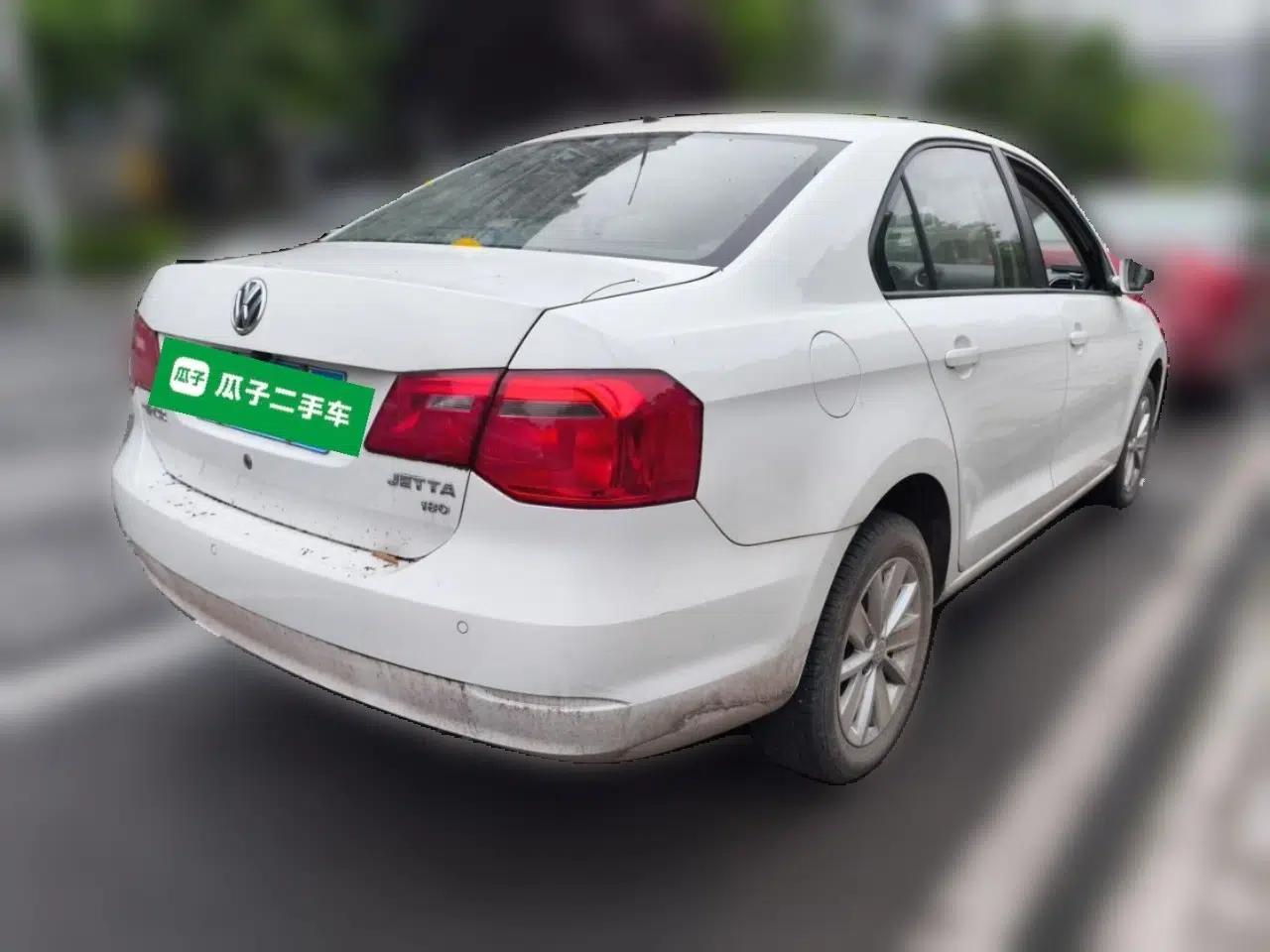 Volkswagen Jetta 2015 Value Edition 1.6L Automatic Comfort Version — миниатюра 6
