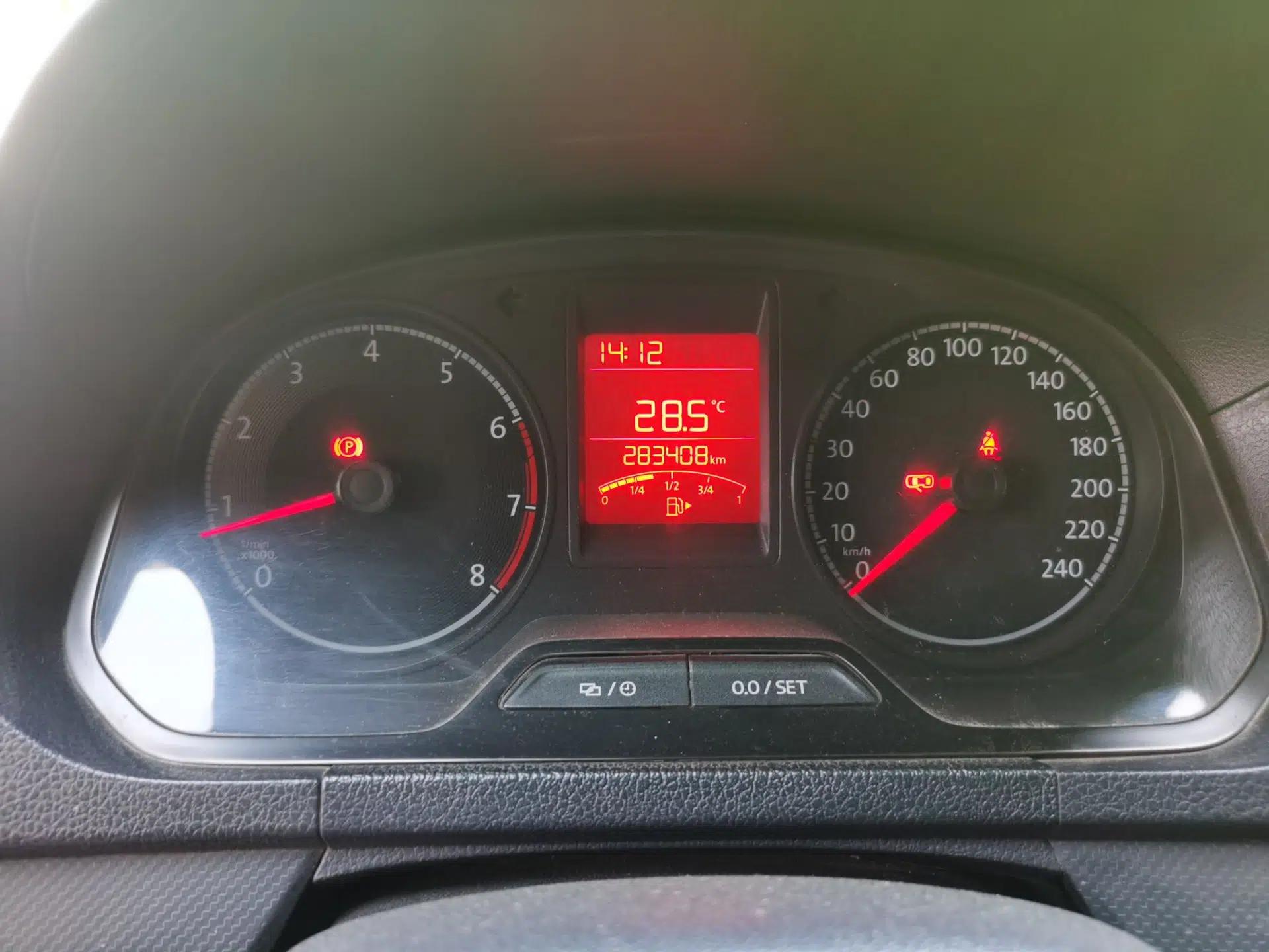 Volkswagen Jetta 2017 1.5L Manual Fashion Edition — миниатюра 12