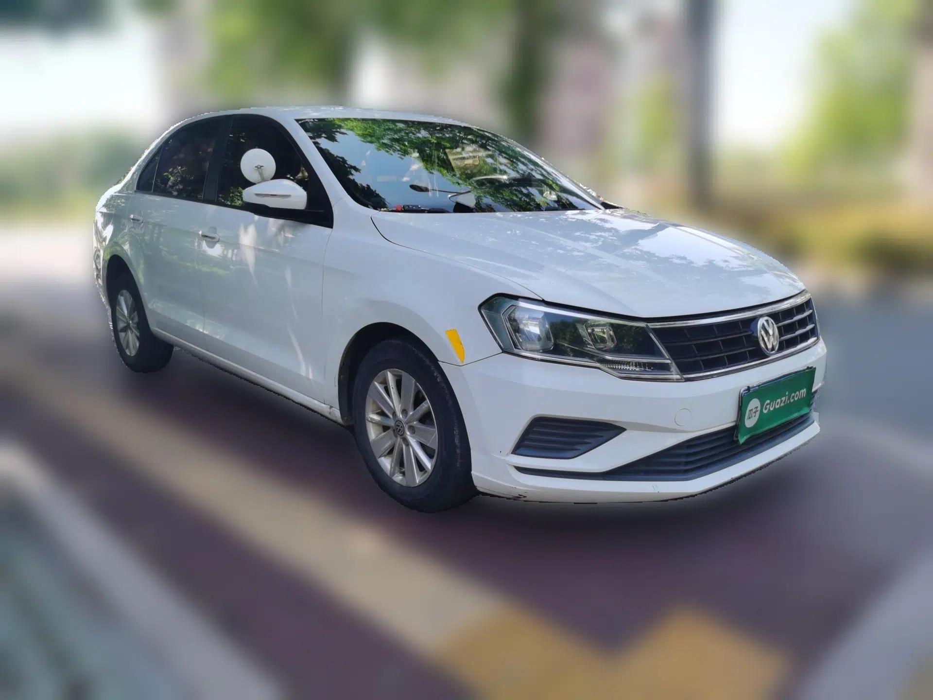 Volkswagen Jetta 2017 1.5L Manual Fashion Edition — миниатюра 3