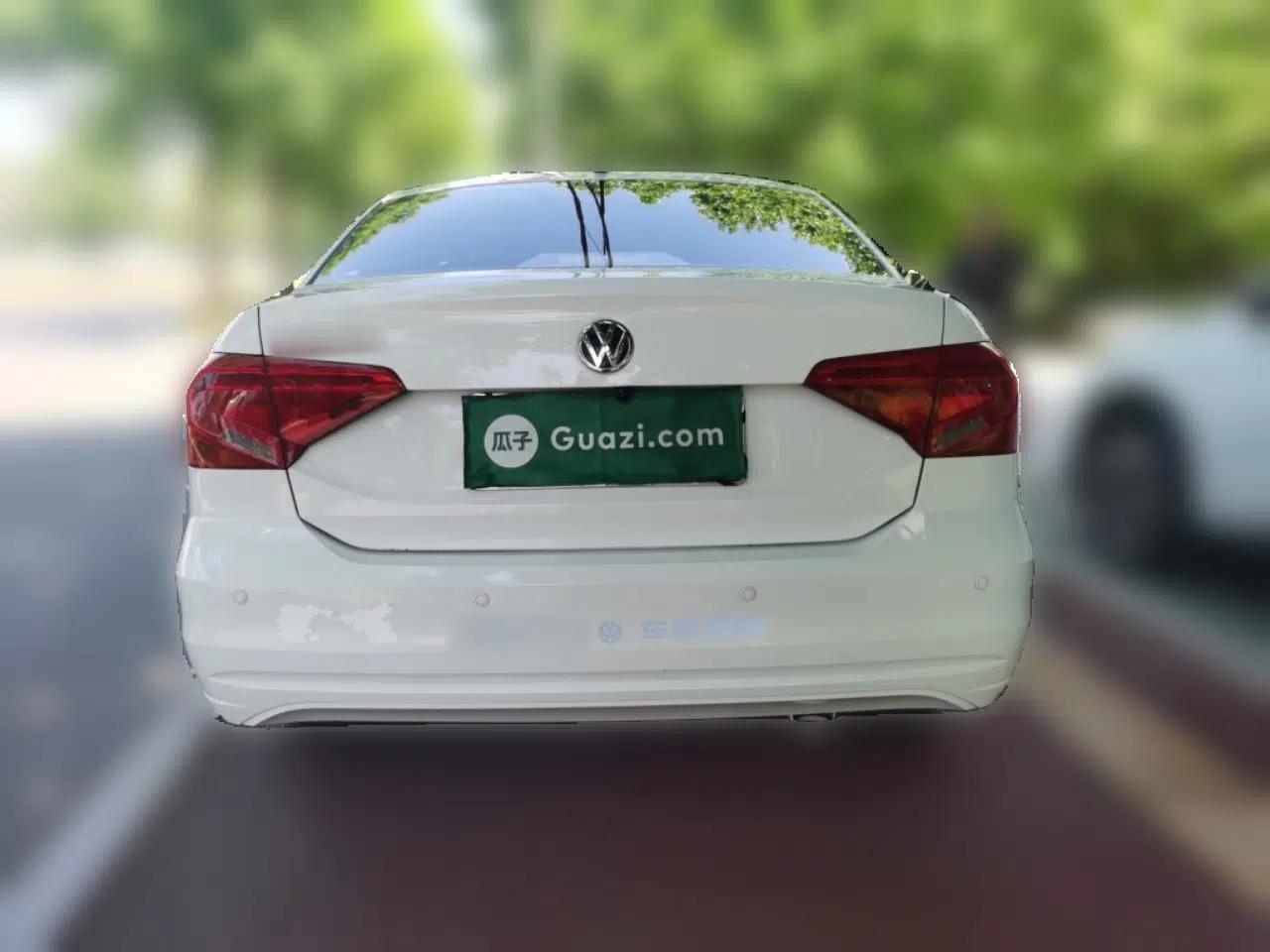Volkswagen Jetta 2017 1.5L Manual Fashion Edition — миниатюра 5
