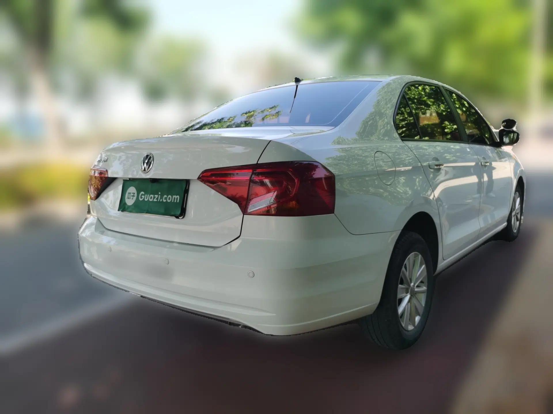Volkswagen Jetta 2017 1.5L Manual Fashion Edition — миниатюра 6