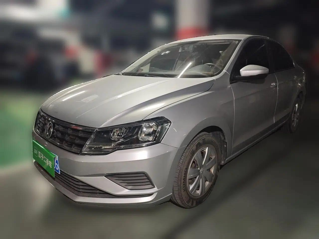 Volkswagen Jetta 2017 1.4L Manual Fashion Edition — миниатюра 1
