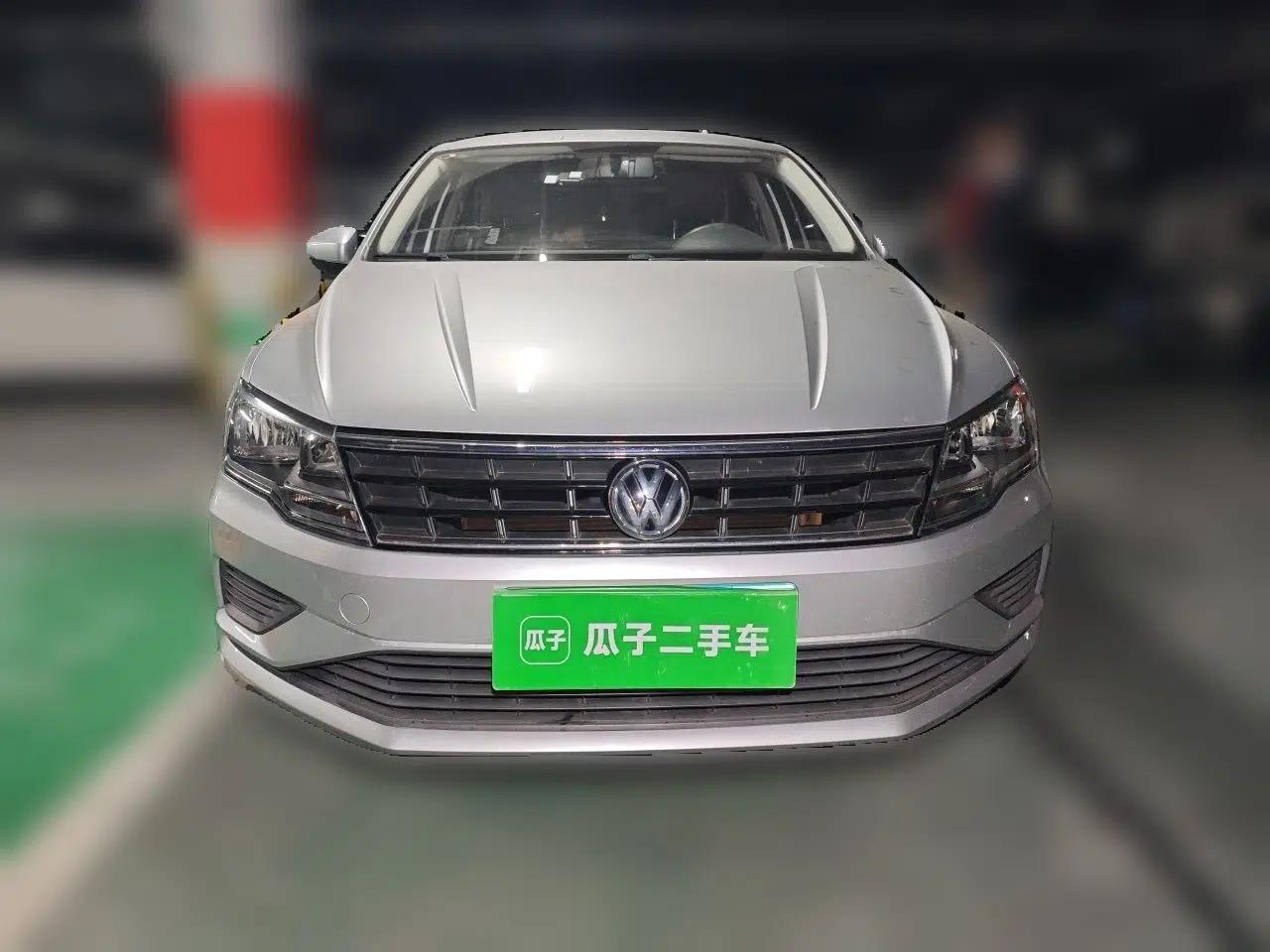 Volkswagen Jetta 2017 1.4L Manual Fashion Edition — миниатюра 2