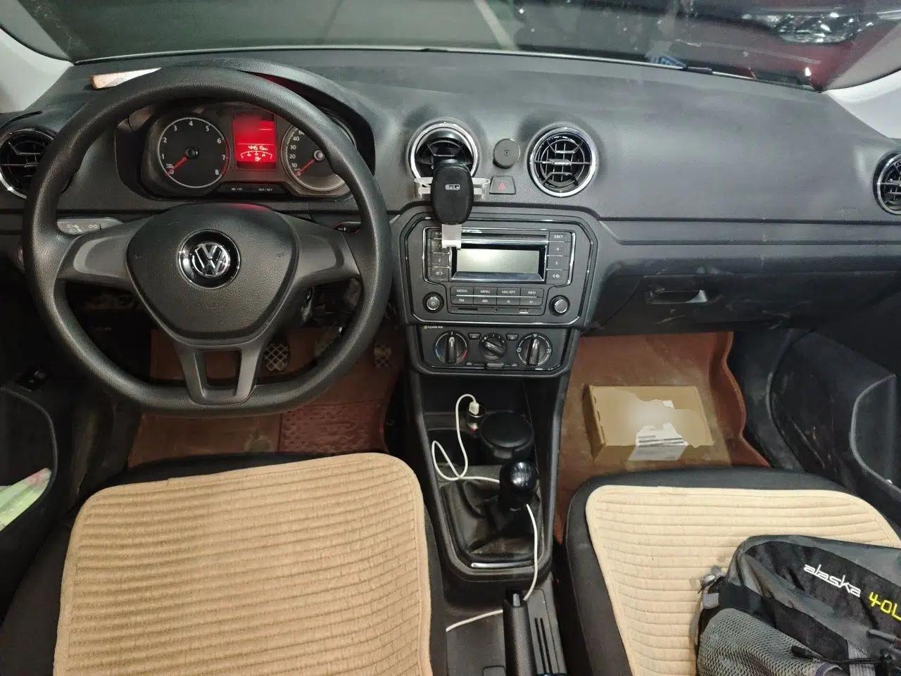 Volkswagen Jetta 2017 1.4L Manual Fashion Edition — миниатюра 10