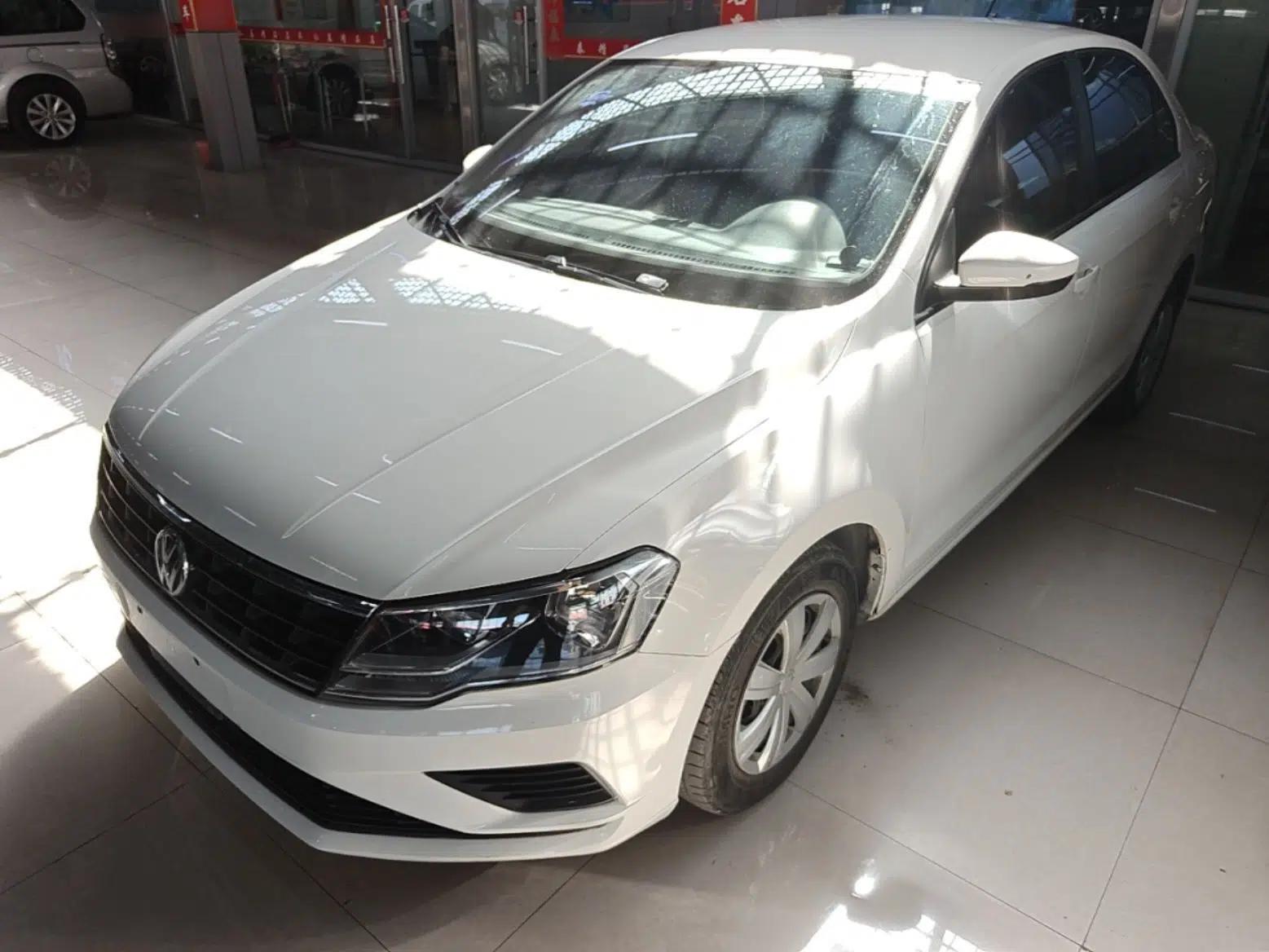 Volkswagen Jetta 2017 1.5L Manual Fashion Edition — миниатюра 1