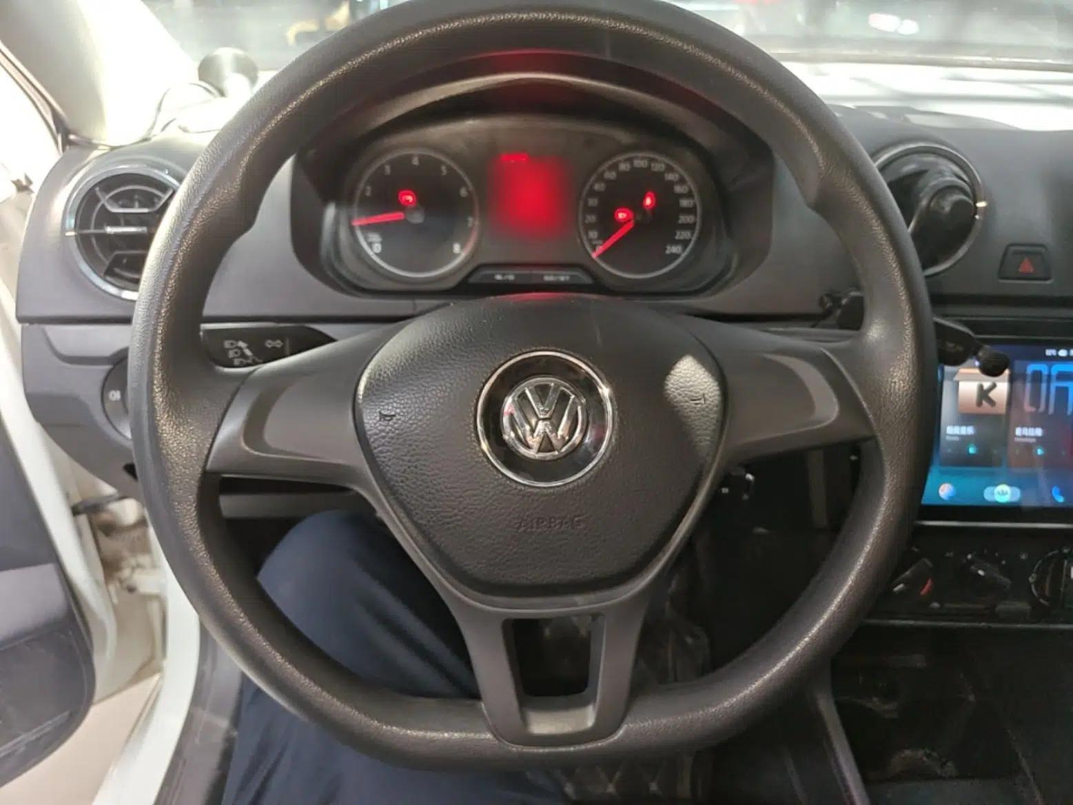 Volkswagen Jetta 2017 1.5L Manual Fashion Edition — миниатюра 14