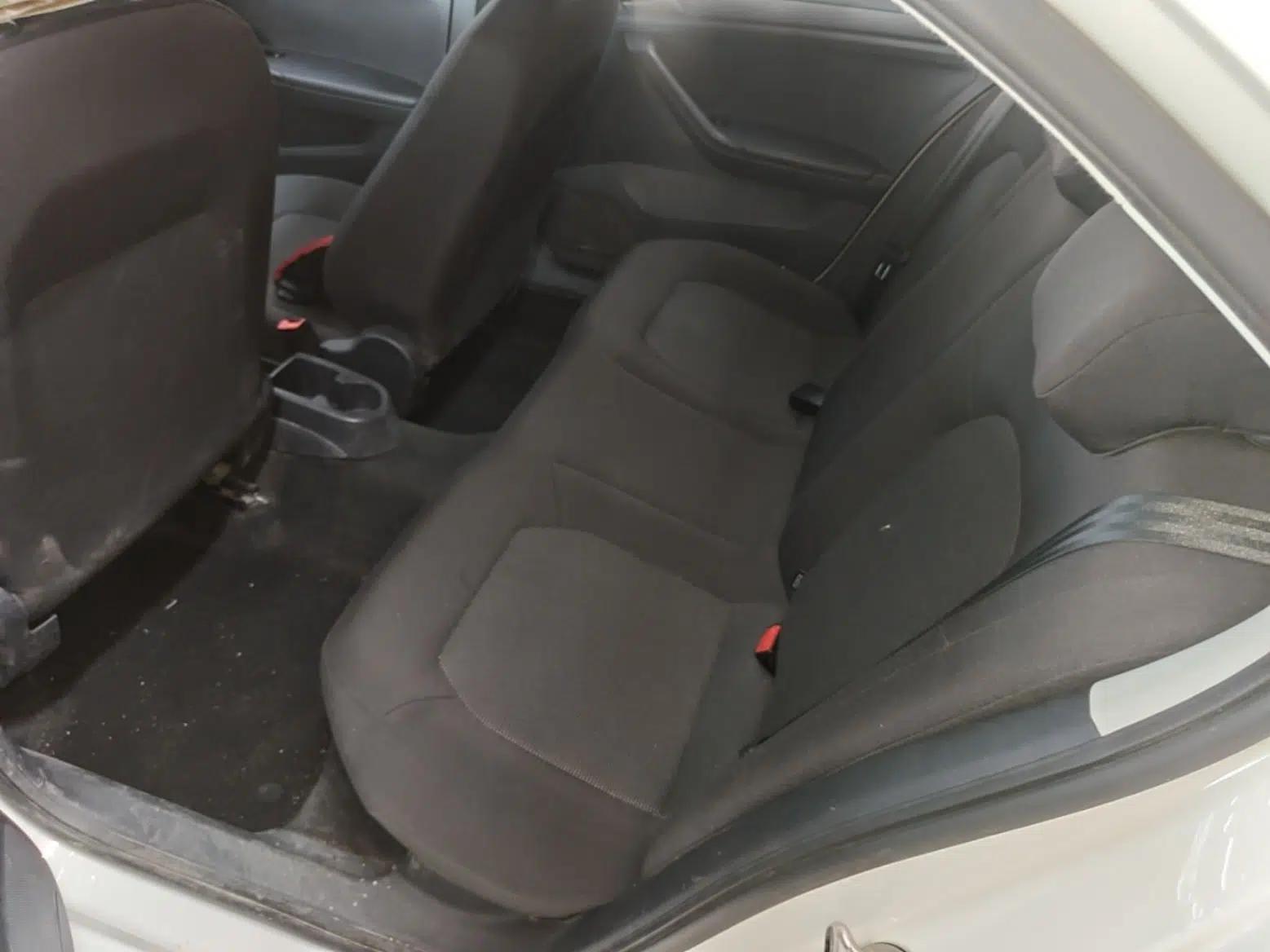 Volkswagen Jetta 2017 1.5L Manual Fashion Edition — миниатюра 20