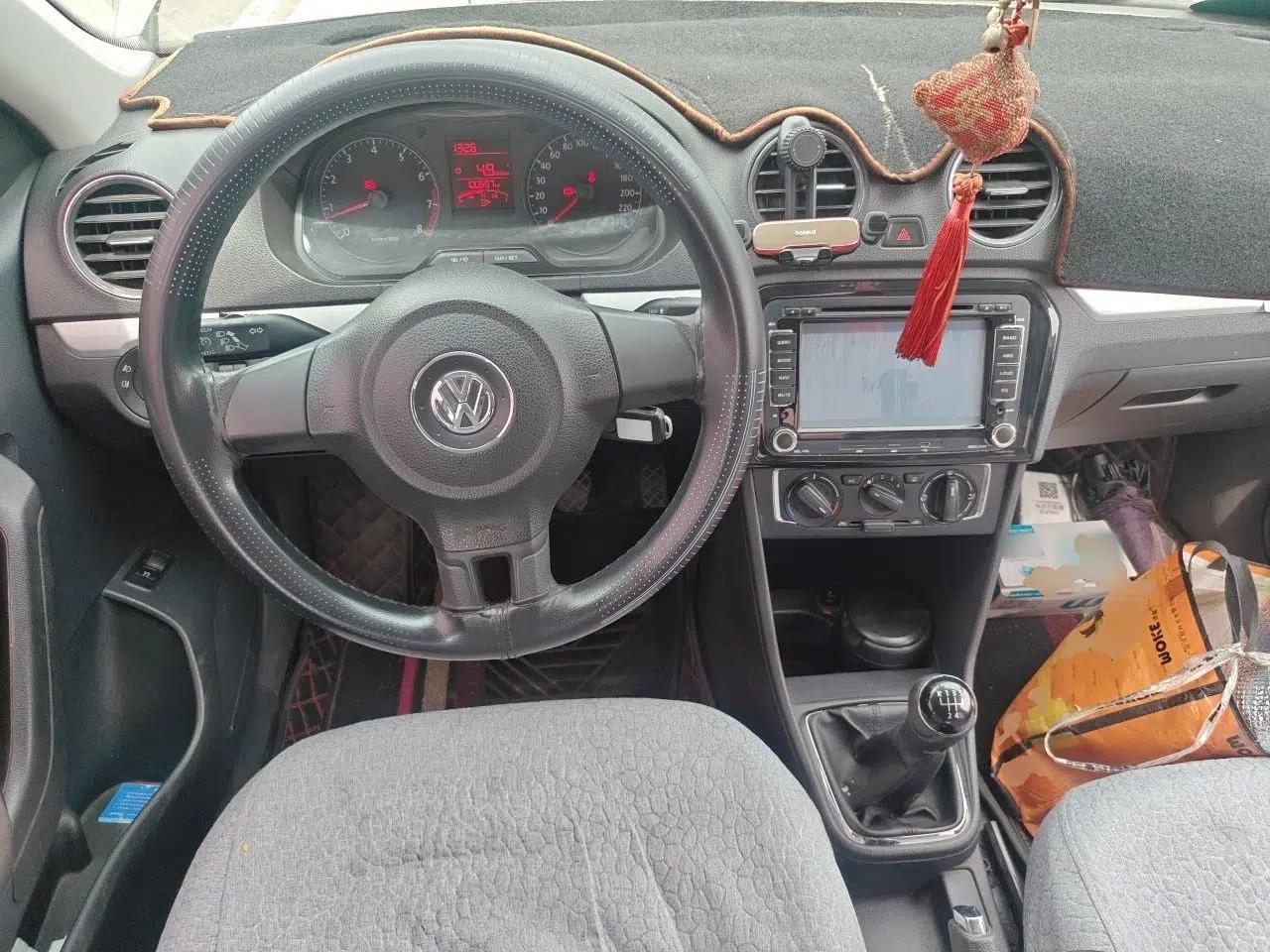 Volkswagen Jetta 2013 1.6L Manual Comfort Model — миниатюра 11