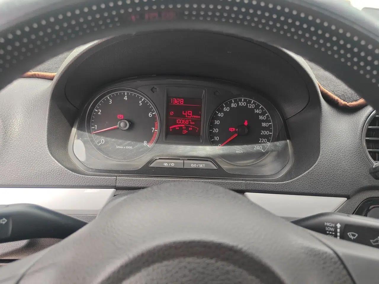 Volkswagen Jetta 2013 1.6L Manual Comfort Model — миниатюра 12
