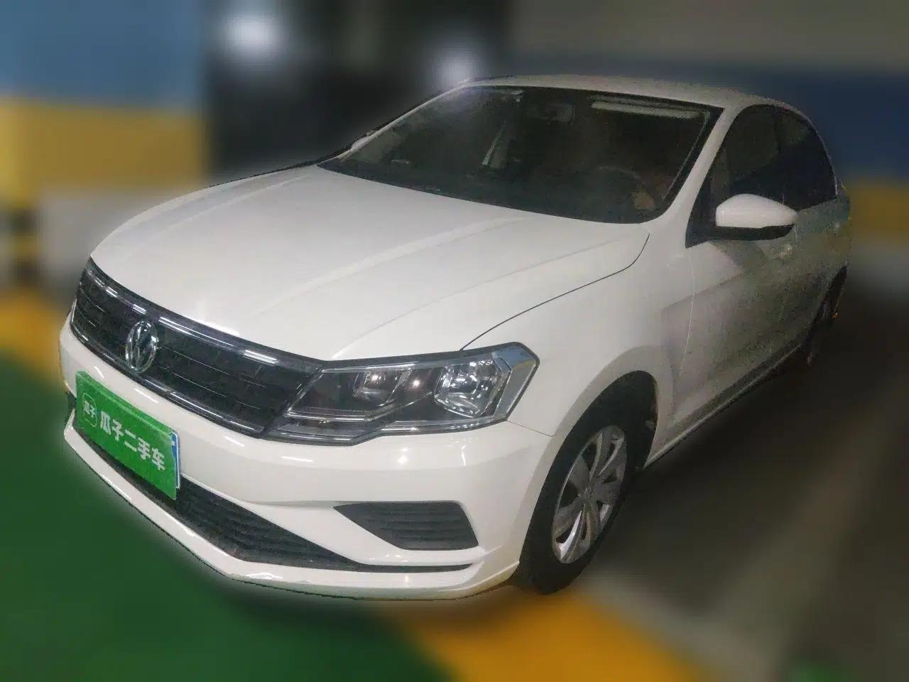 Volkswagen Jetta 2017 1.4L Manual Fashion Edition — миниатюра 1