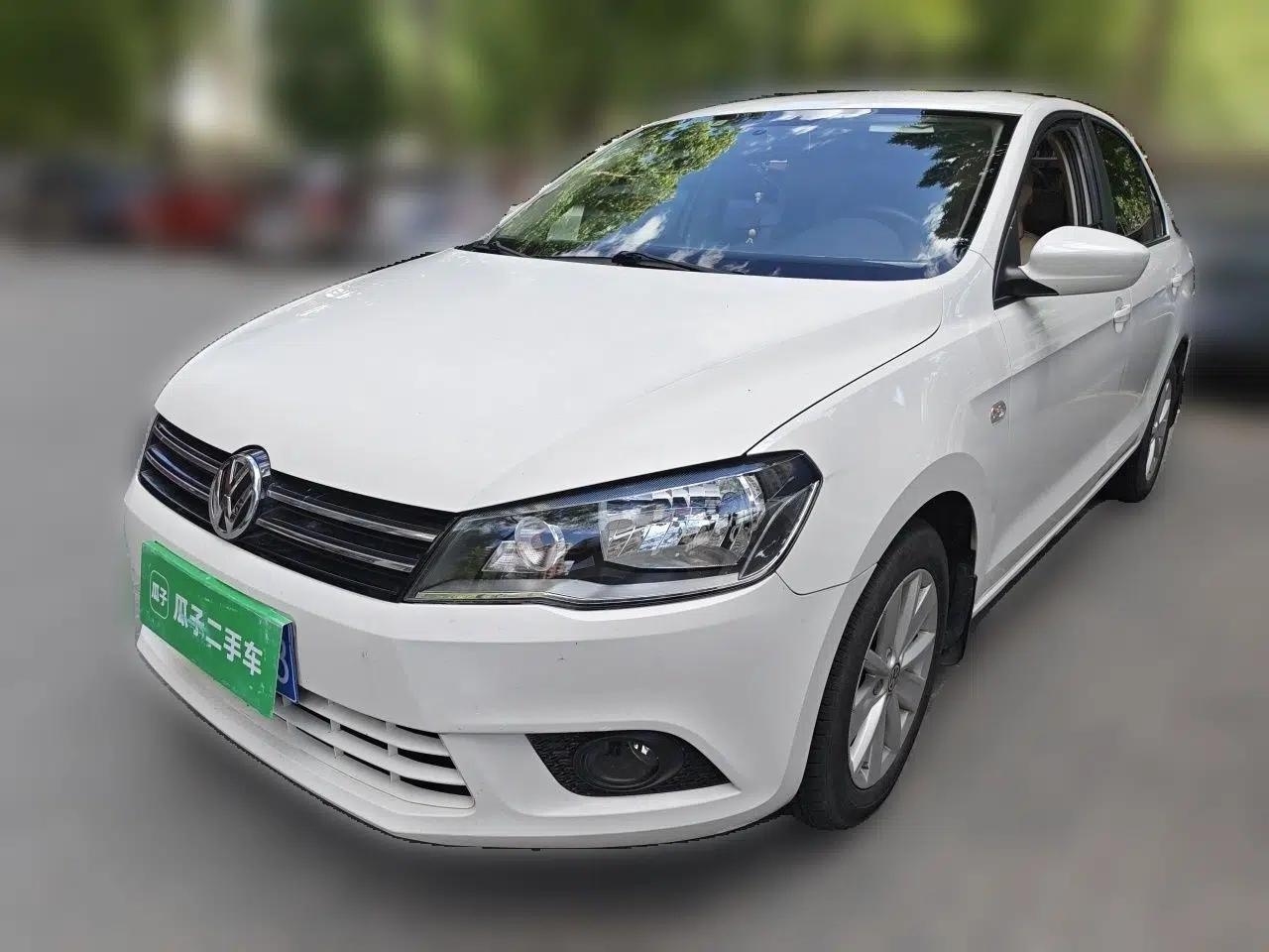 Volkswagen Jetta 2015 1.6L Manual Comfort Model — миниатюра 1
